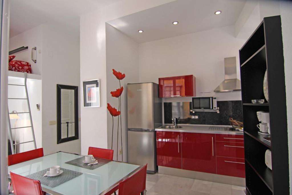 Living Sevilla Apartments Catedral Room photo